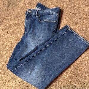 Good American always fits size 14-18